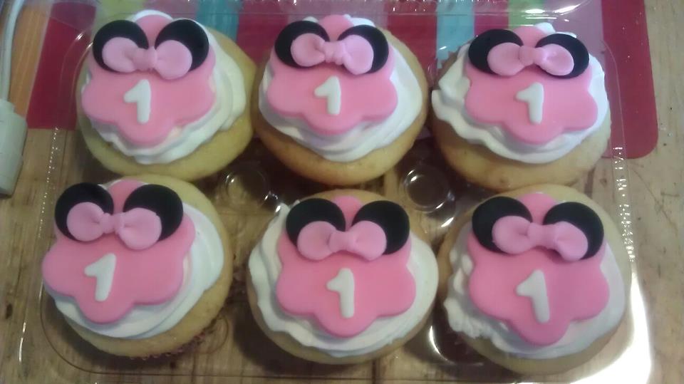 12 Fondant "minnie Mouse Inspired" Cupcake Toppers