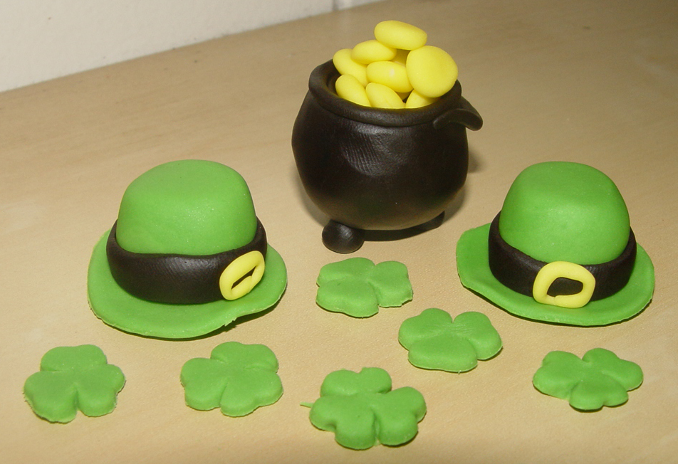 12 Fondant St. Patrick's Day Themed Cupcake Toppers